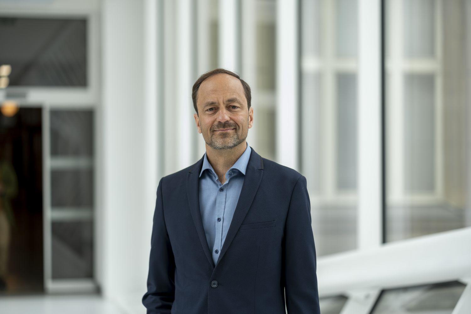 2026_06_15_profil_Anton_Klubnickin_profesor_FCHT_Prosek-5